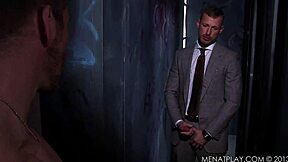 Piszkos fiúk keményen kefélnek a glory hole orgián!