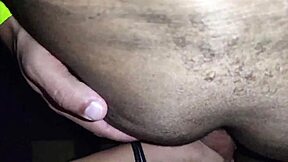 Divja orgija z obešenimi študenti v cruising baru