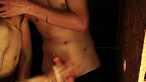 ट्विंक वाइल्ड ग्लोरी होल एक्शन एक्सप्लोर करता है