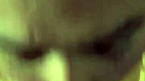 Sání tlustého ptáka s deepthroat vášní