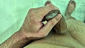 Oye bro, ¿quieres beber mi leche esta noche?