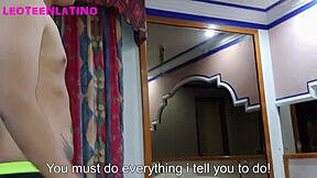 Giovani twink leccano il culo caldo messicano nel trailer