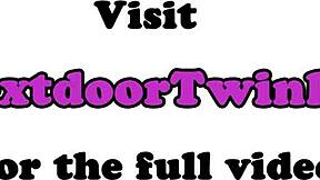 Twink kommer hardt mens han blir knullet