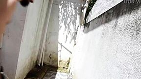 Ty obrovské ptáky od chlapů z Rua Seis šukají tvrdě v opuštěném skladu.