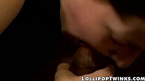 रोबी एंथनी स्किनी ट्विंक्स के टाइट गुदा को हार्ड पाउंड करता है।