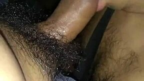 在俱乐部派对深喉口交让我好兴奋