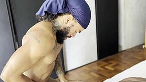 डेम, दो ब्लैक स्टड्स ह्यूज कॉक्स के साथ इसे कर रहे हैं!