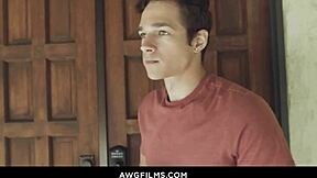 हॉट टैबू गे सेक्स की प्यास बेयरबैक डीपथ्रोट के साथ, हेयर ब्रूनेट एक्शन से बेहतर कुछ नहीं!