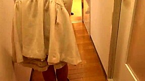 जापानी क्यूटी अमी ओया बिना बालों की क्रीमपाई और ब्लोजॉब में