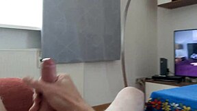 刚抓德国小伙看同志片射精！