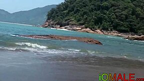 Jock latino hardcore creampied dopo azione doggy cruda in spiaggia!