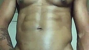 Parlo sporco mentre mi accarezzo il mio grosso cazzo nero