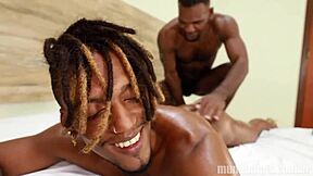 Mükemmel Kombinasyon: Masaj, Sik Emme ve Sert Erkek Sikişi