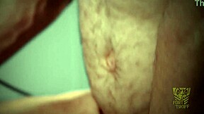 Hé, t'as déjà essayé une chaise pour anulingus avec des jouets sauvages ?