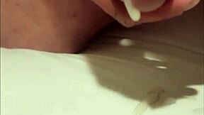 अरे, देखो मैं जल्दी आती हूं और हर बूंद निगलती हूं!