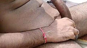 인도 데시 게이 공공에서 큰 자지로 즐겨!