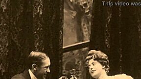 Vintage Halloween retro tyyliä rohkeassa homo-aktiokohtauksessa