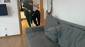 Zapeljal sem tipa z velikim kurcem v vroči twink seks s končnim izlivom.