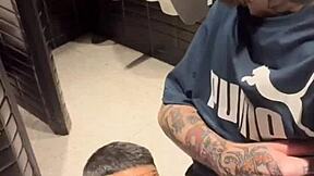 Divoká koupelnová felace