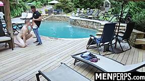 Betjent stripper twink mistænkt for dyb søgning