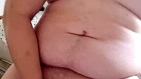 Ayı Bu Gece Buharlı Sakso Seansı ile Rahatlıyor