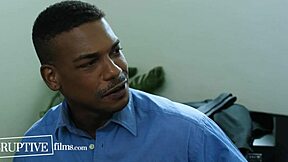 अनुभवी राजनेता टैबू पावर प्ले में युवा 18+ उम्मीदवार पर हावी होता है