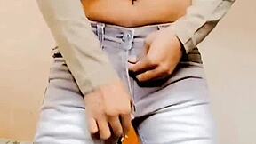 Gay kompilace močení a pití uvnitř a venku