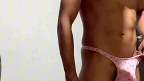 Casting in mutande diventa porno gay anale selvaggio con ragazzo etero curioso!