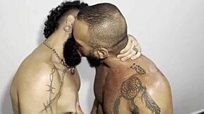 Surubão com 3 ativos pra um passivinho guloso na festa.