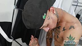 Yo, šúchame sa tvrdo v skrini s obrovskými vtákmi!