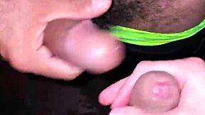 Detona rabo em ação selvagem de glory hole!