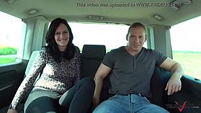 brunetka podrywana i ruchana w vanie ze spermą