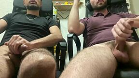 मेरा फ्रेंड पॉर्न टुगेदर वॉच करते हुए हार्ड कम करता है