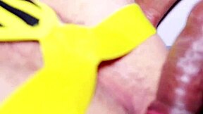 Первая оргия с разными парнями на карнавале была незабываемой