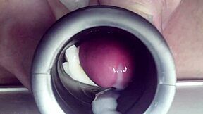 我的飞机杯里面滴着新鲜内射精液