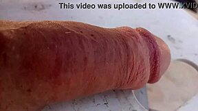 मेरा लंड स्लो मोशन में गिरता और उछलता है, क्लोज-अप