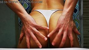 Ogromna dupa błaga o twarde ruchanie