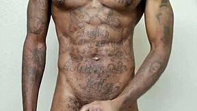 Wah, lihat nih video solo ebony pendek dengan cumshot epik!