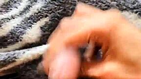 Rishi Bhardwaja ejaculează puternic pentru plăcerea ta vizuală