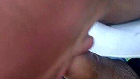 मोटा लड़का मुझे अच्छी तरह चूसता है