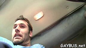 Milujem sledovať horúcich chlapov v bareback akcii