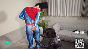 Сексуальные японские твинки в костюмах супергероев