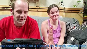 Vay be, çiftler vahşi 9.5 hismith boşalan dildoyu test ediyor!