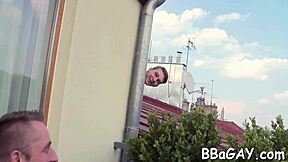 यो, उस विशाल रफ लंड को अभी चूसो!