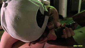 Het latino trekant med stora kukar som fyller en twinks mun full