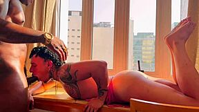 Mooie Braziliaanse bottom neemt daddy Black’s BBC diep