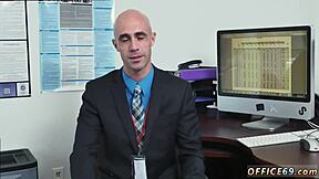 Ootko kokeillut alasti joogaa? Emo homo ensikerta ryhmäseksissä!