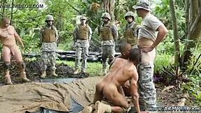 Heb je ooit militaire kerels reet zien beuken in jungle feest?