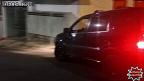 Stannade för att kissa, novinho sög mig sen tog hem för att knulla