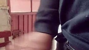 Бързо свършване с ръчна в работата днес